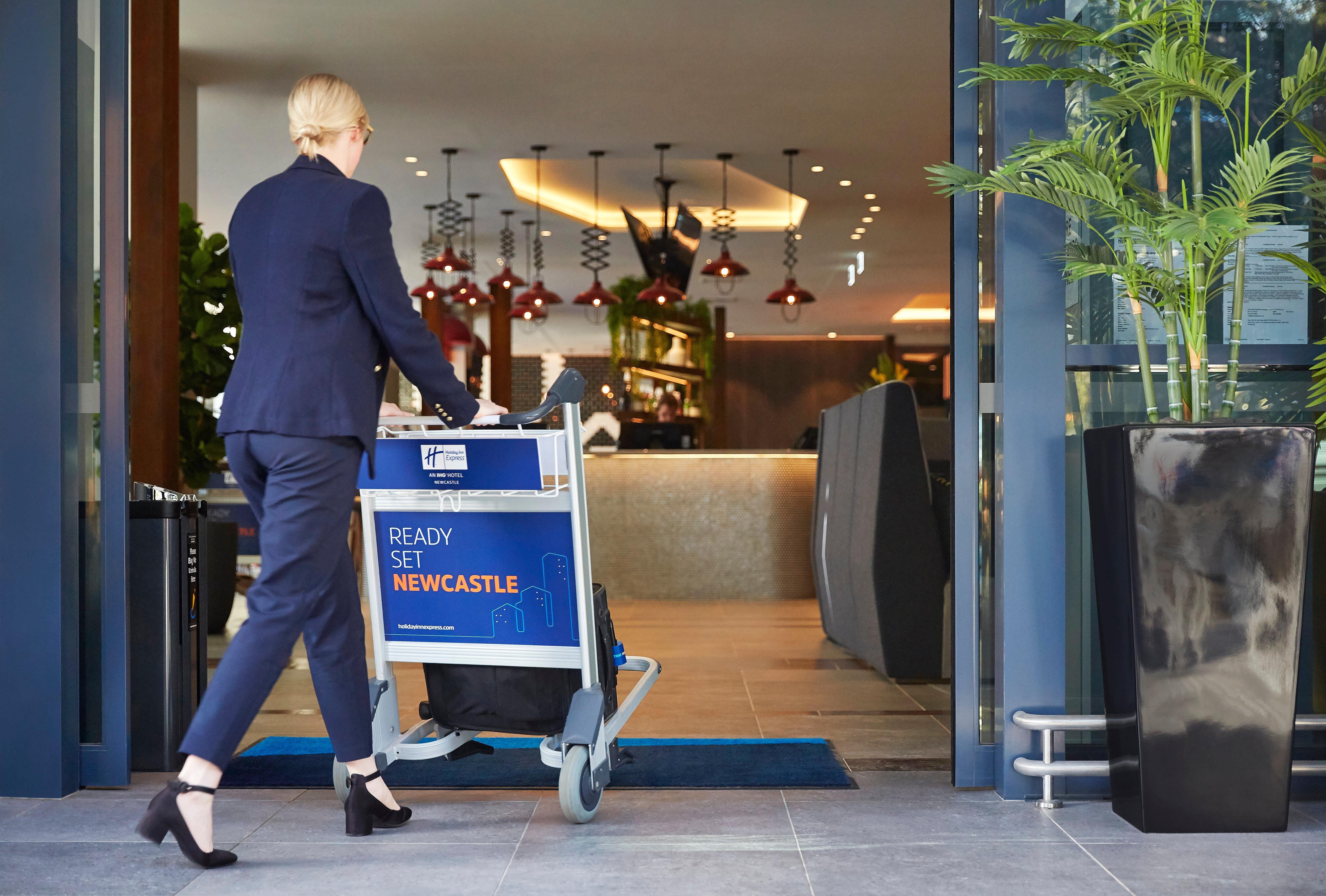 Holiday Inn Express Newcastle By Ihg Exterior photo