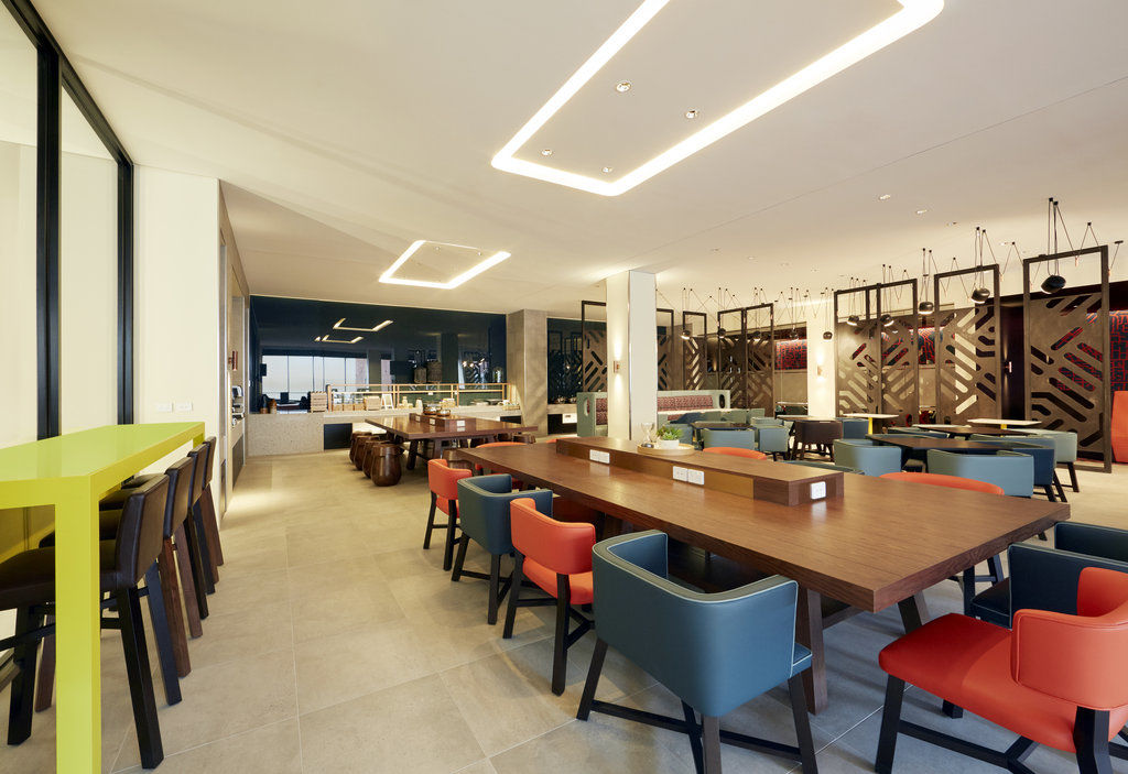 Holiday Inn Express Newcastle By Ihg Exterior photo